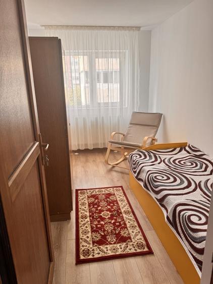 Apartament cu 4 camere decomandat în Unirii Sud