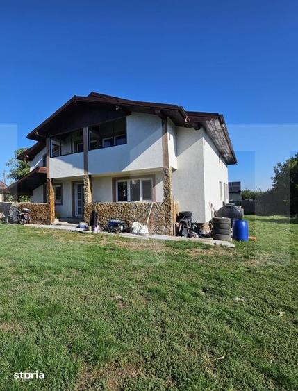 Casă cu 7 camere cu Teren 1200 Mp în Mihai Eminescu