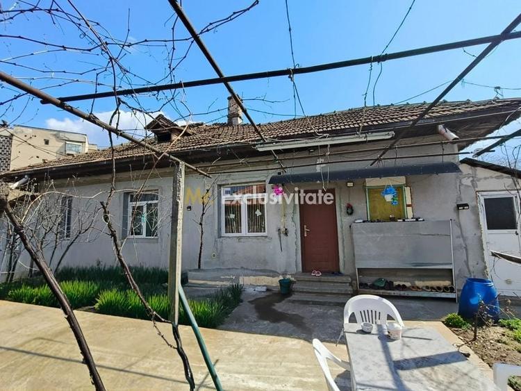 Duplex cu 3 camere cu Canalizare în 1 Mai