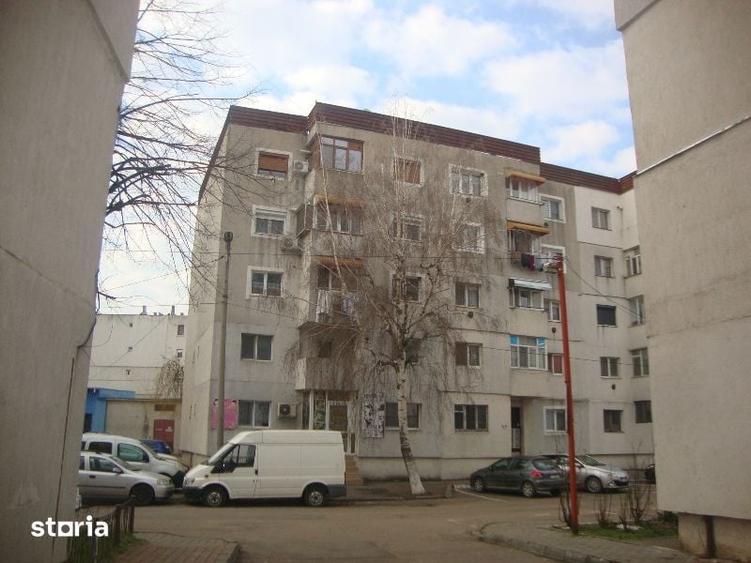 Apartament cu 2 camere decomandat în Balta Albă