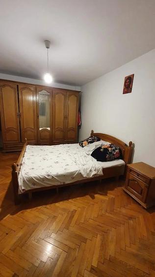 Apartament cu 4 camere decomandat în Bălcescu
