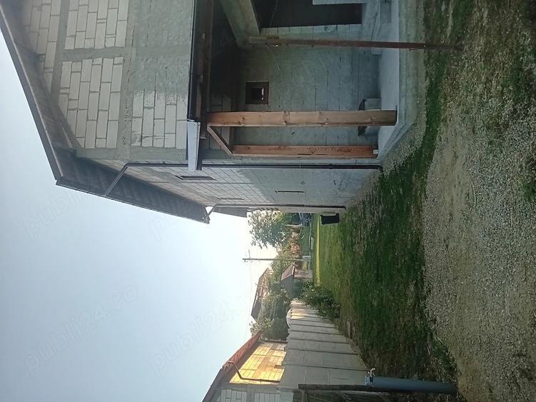 Casă cu Teren 680 Mp în Lucieni