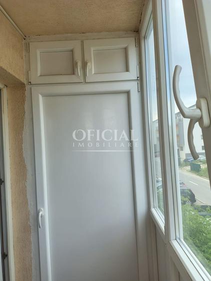Apartament cu 3 camere semidecomandat, mobilat în Florești