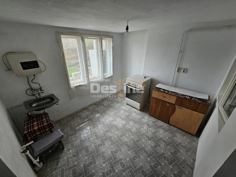 Casă individuală cu 2 camere cu Canalizare în Bârlad