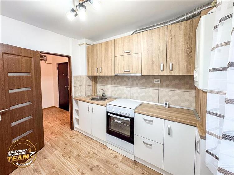 Apartament cu 2 camere decomandat, mobilat în Central