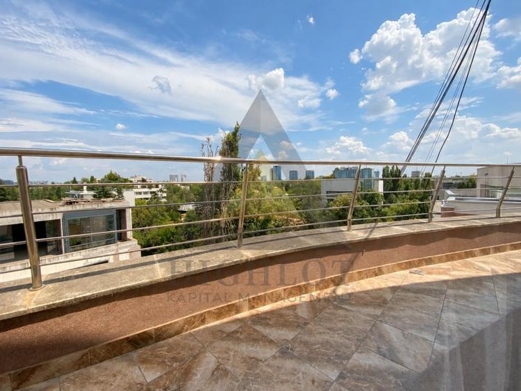 Apartament cu 3 camere semidecomandat în Primăverii