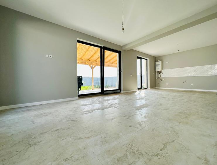 Casă individuală cu 4 camere cu Teren 422 Mp în Berceni