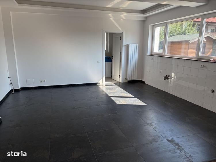 Casă cu 4 camere cu Teren 640 Mp în Odăile