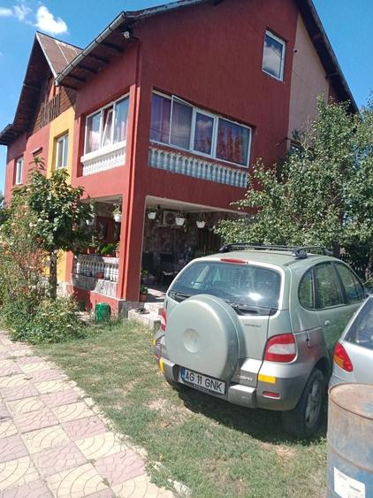 Casă cu 4 camere în Central