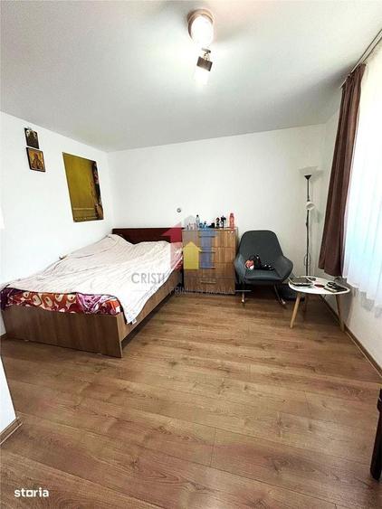 Casă cu 4 camere în Lacu Sărat