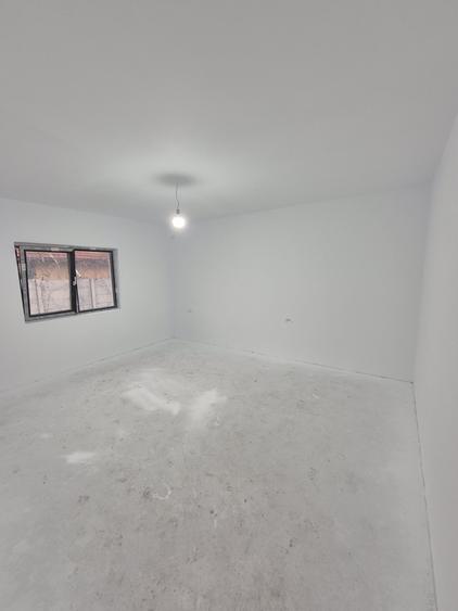 Casă cu 4 camere în Lilieci