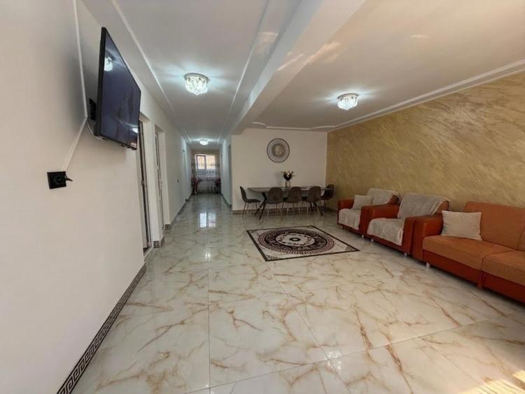 Casă individuală cu 6 camere cu Canalizare în Valu lui Traian
