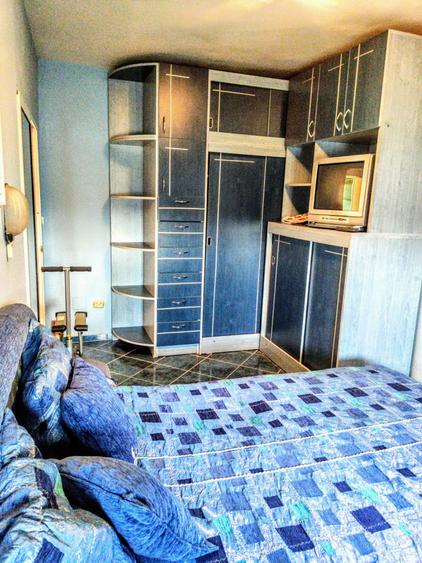 Apartament cu 3 camere, mobilat în Sud