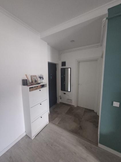 Apartament cu 2 camere decomandat în Roșu