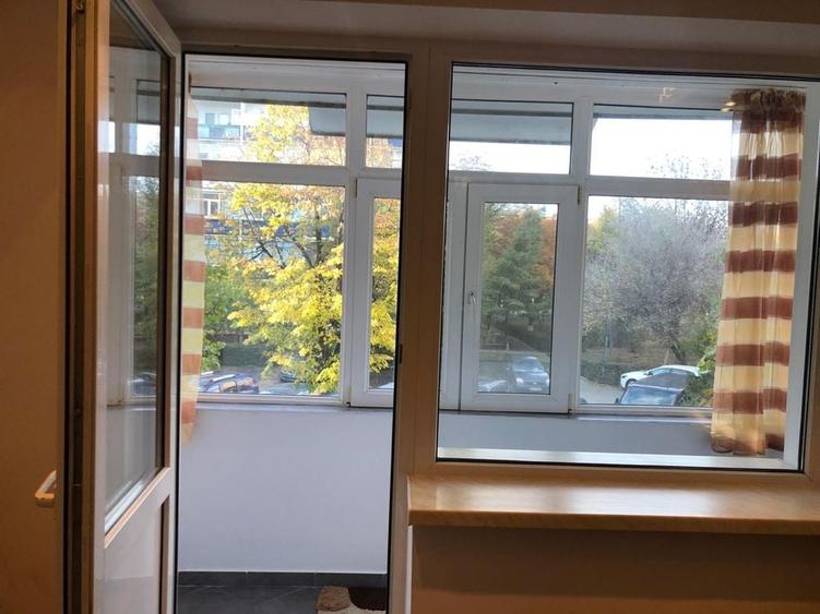 Apartament cu 3 camere semidecomandat în Bălcescu