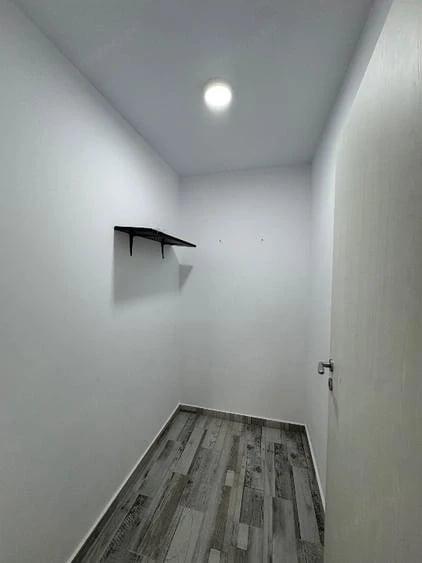 Apartament cu 3 camere în Tractorul