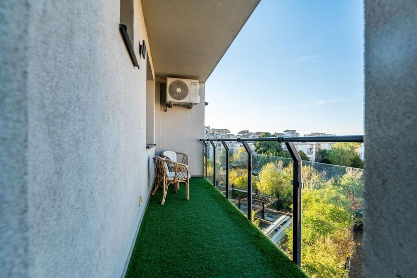 Apartament cu 2 camere semidecomandat, mobilat în Micălaca