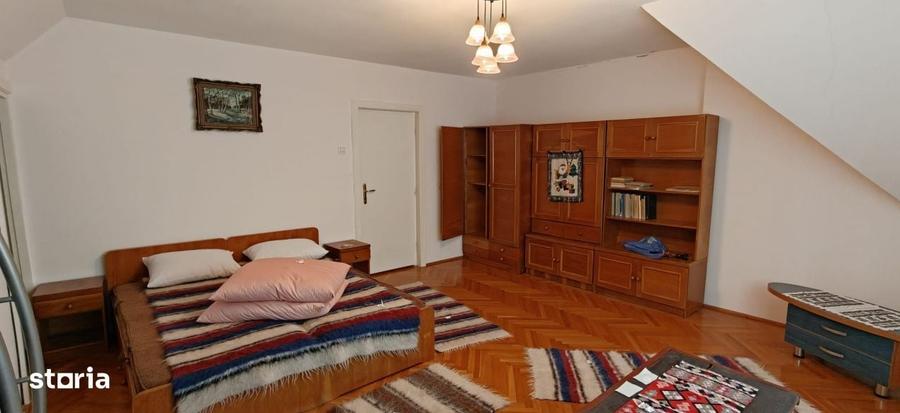 Casă cu 4 camere în Luna