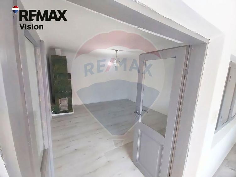 Casă individuală cu 4 camere cu Teren 284 Mp în Brestei