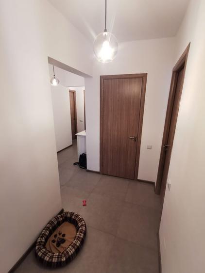 Apartament cu 3 camere decomandat în Giurgiului