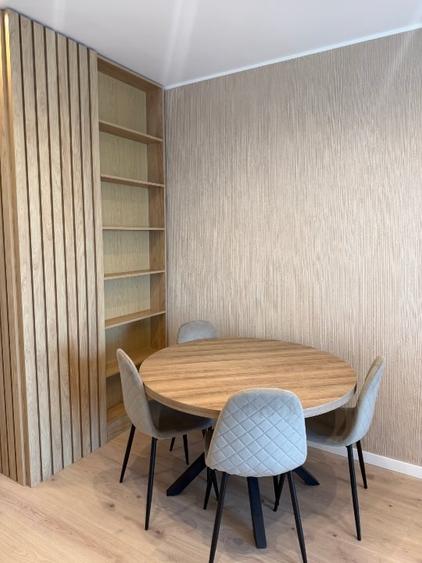 Apartament cu 3 camere decomandat în Sisești