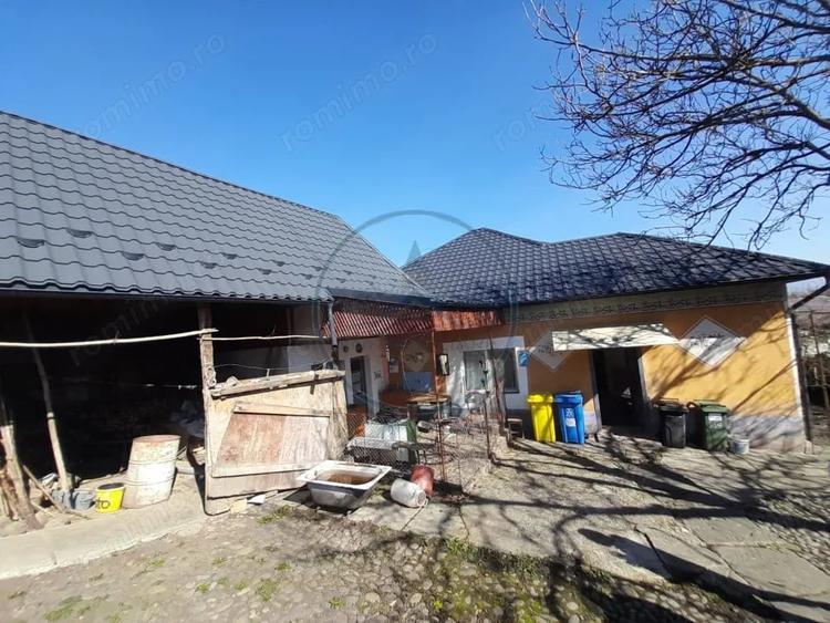 Casă cu 3 camere cu Teren 2400 Mp în Central