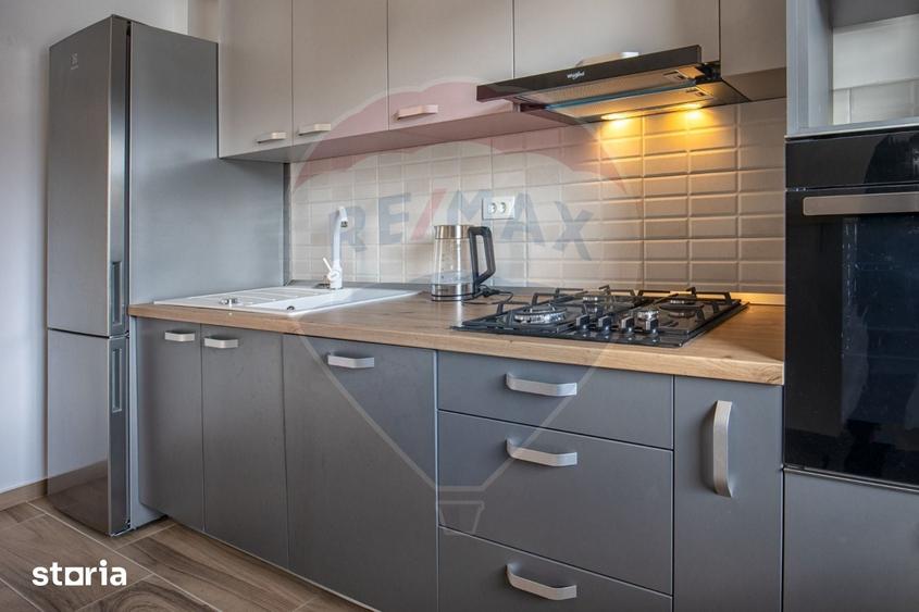 Apartament cu 3 camere decomandat în Cristian