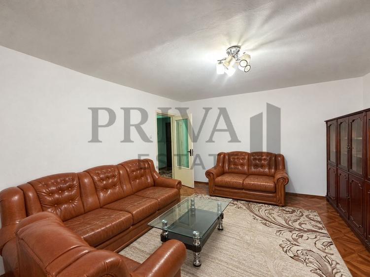 Apartament cu 3 camere decomandat, mobilat în Bucovina