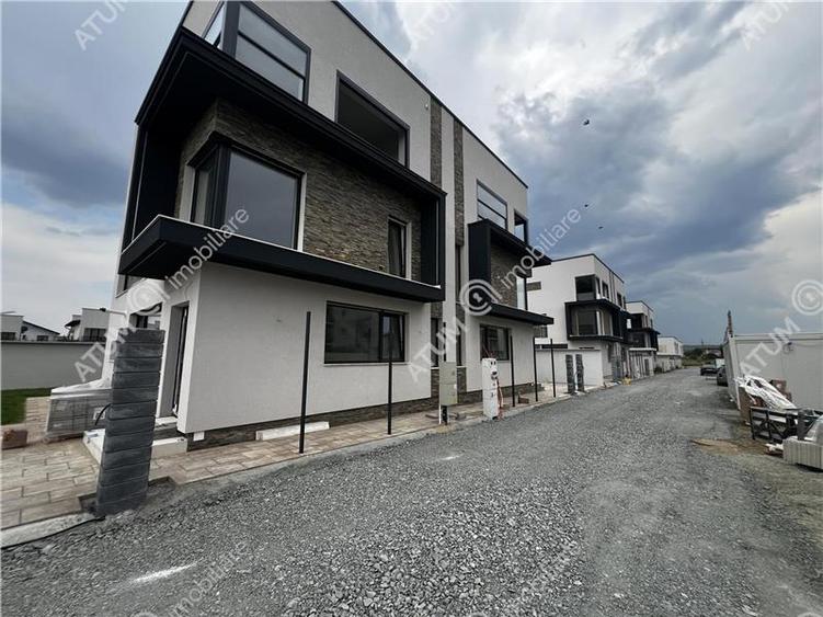 Duplex cu 4 camere cu Canalizare în Șelimbăr