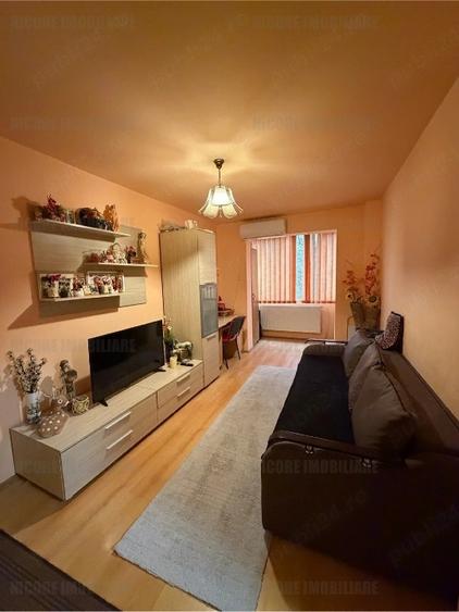 Apartament cu 3 camere decomandat în Șagului