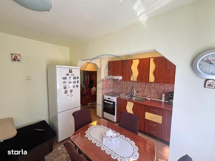 Apartament cu 3 camere semidecomandat în Central