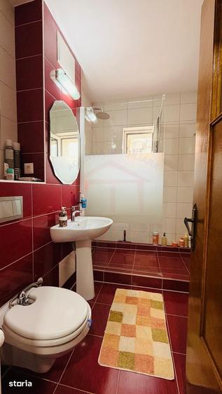 Apartament cu 4 camere decomandat în Piața Centrală