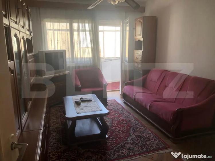 Apartament cu 3 camere semidecomandat în Central