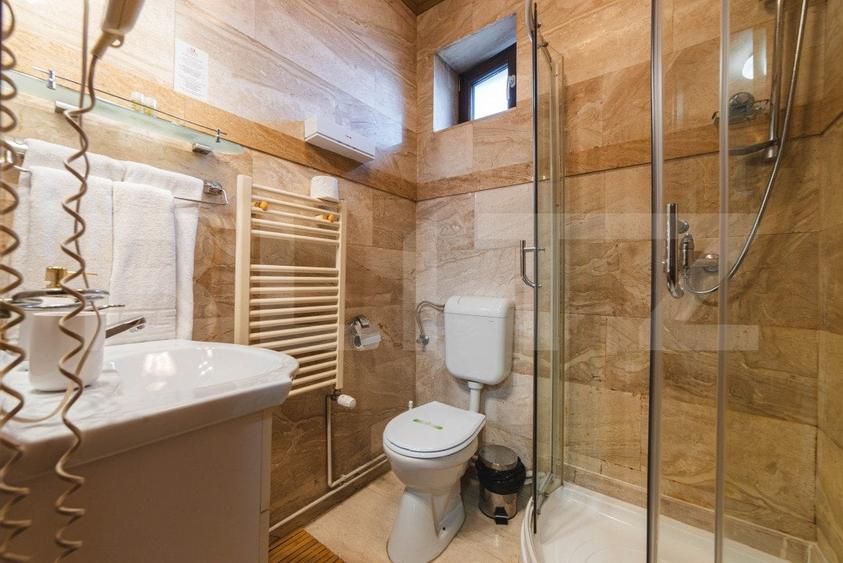 Hotel/Pensiune, de 480 mp, în Micro 15