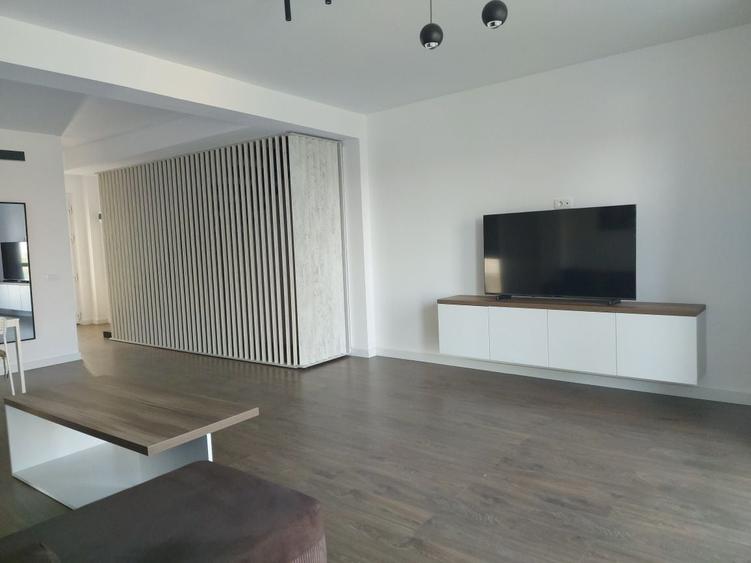 Casă cu 4 camere cu Teren 300 Mp în Central