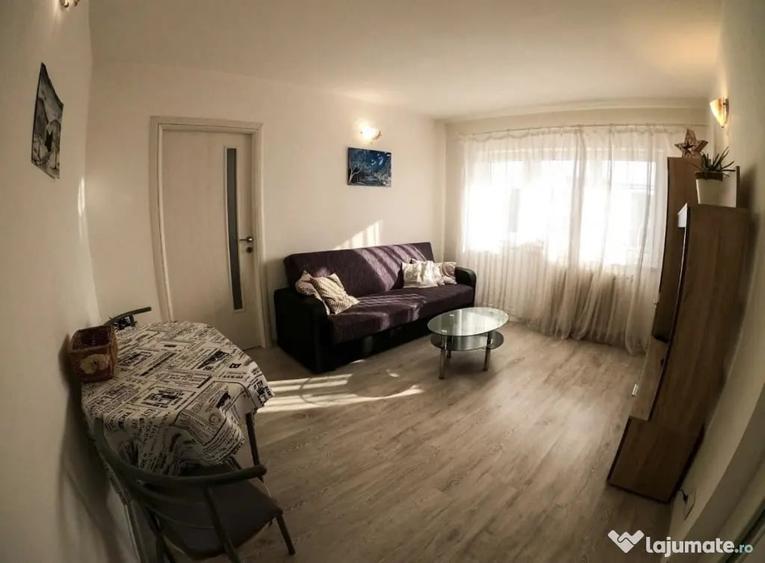 Apartament cu 2 camere semidecomandat în Cetate