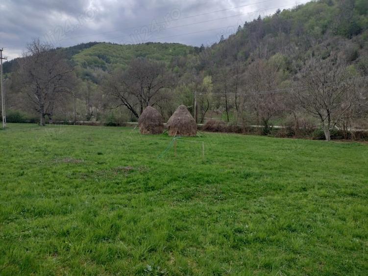 Teren de 2286 mp, în Vața de Sus