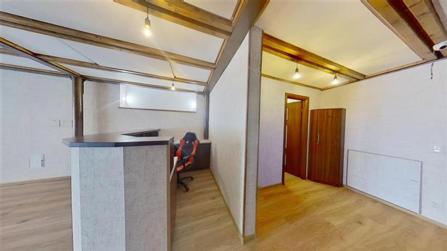 Spațiu comercial, de 100 mp, în Central