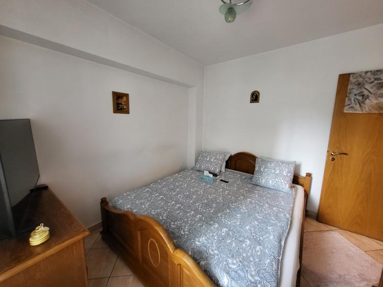 Apartament cu 2 camere semidecomandat în Fundeni