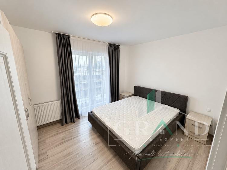 Apartament cu 3 camere semidecomandat, mobilat în Iris
