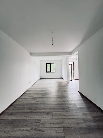 Duplex cu 5 camere cu Teren 400 Mp în Chișoda