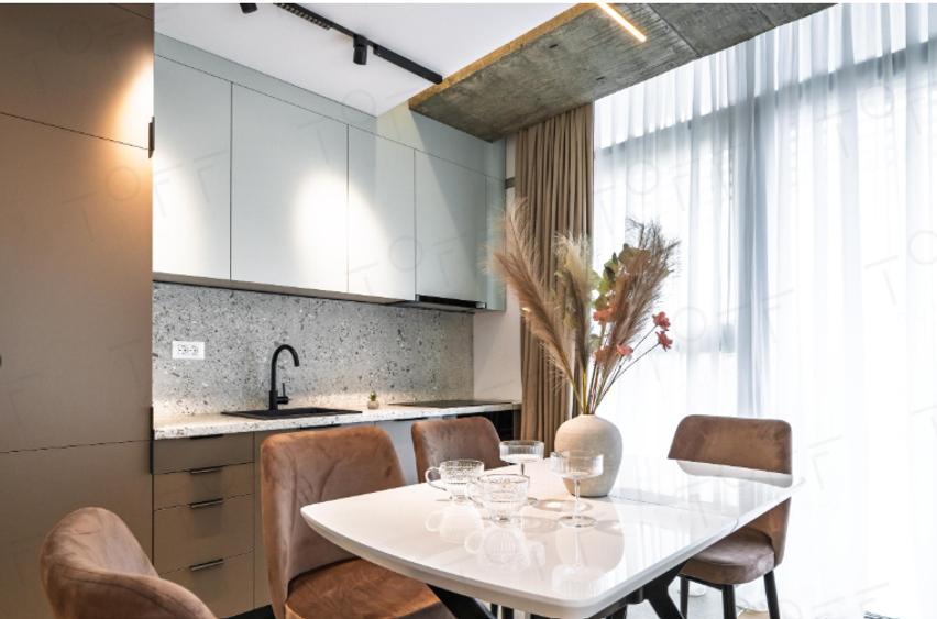 Apartament cu 3 camere decomandat în Aviației