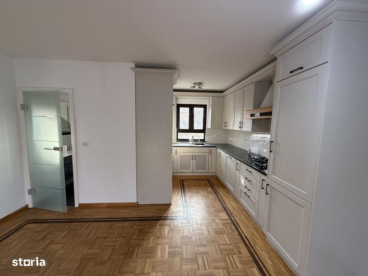 Casă cu 3 camere cu Teren 1500 Mp în Marginea