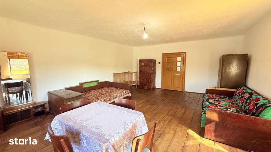 Casă cu 4 camere cu Teren 2100 Mp în Brădeni