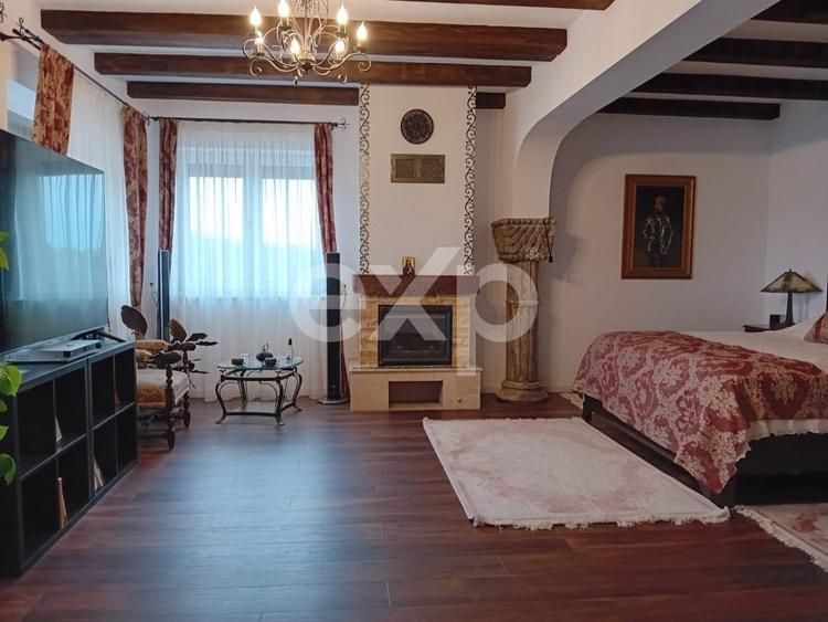 Casă individuală cu 8 camere cu Teren 1950 Mp în Corbeanca