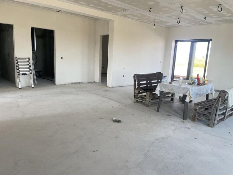 Casă cu 3 camere în Cionchești