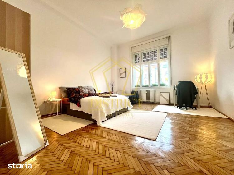 Apartament cu 3 camere în P-ța Victoriei