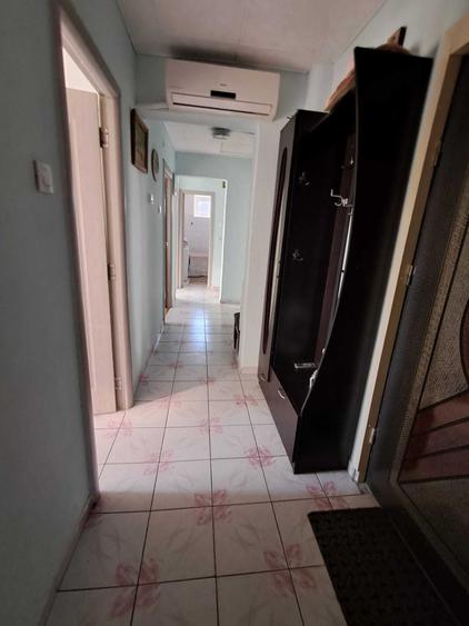 Apartament cu 4 camere decomandat în Central