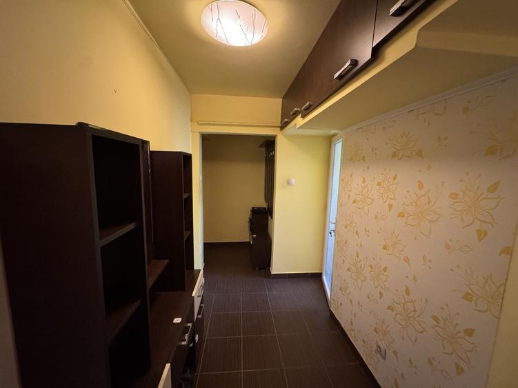 Apartament cu 2 camere semidecomandat, mobilat în Filipeștii de Pădure