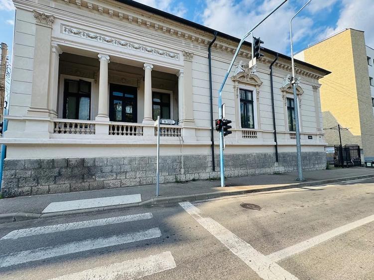 Spațiu comercial, de 440 mp, în Traian